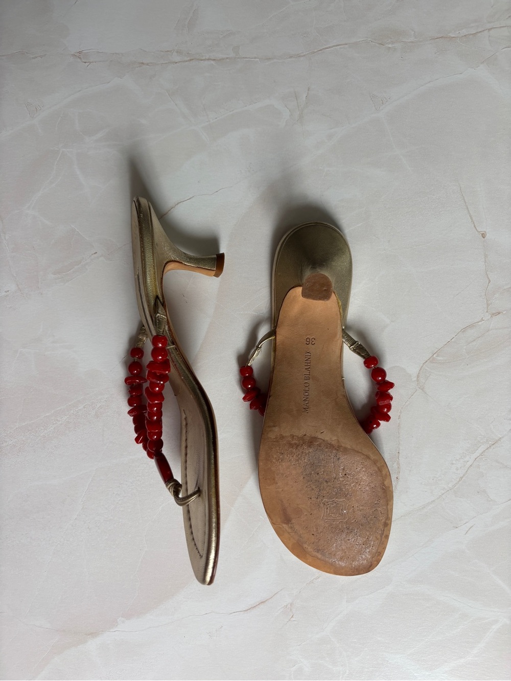 vintage Y2K Manolo Blahnik gold red beaded thong kitten heel - Picture 10 of 10